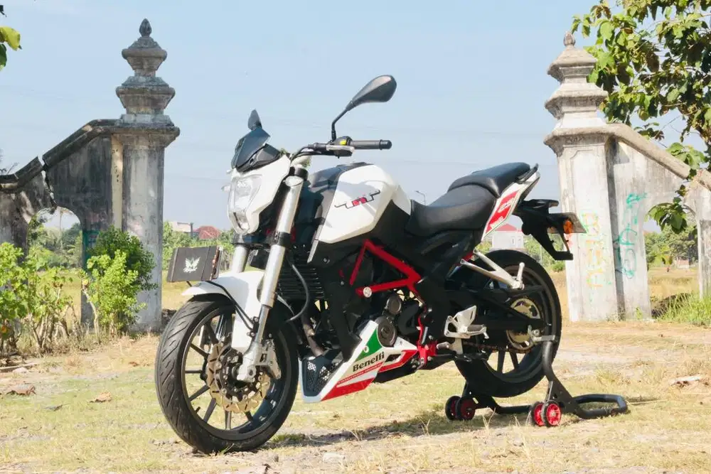 Benelli TNT 250 low oddo mulus like new