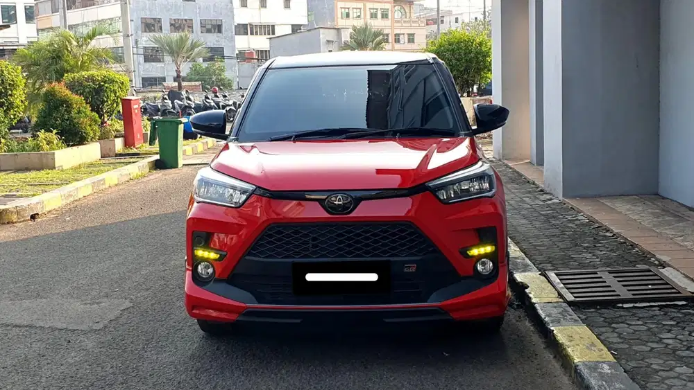 Km 13rb toyota raize turbo s cvt gr sport two tone 2024 merah