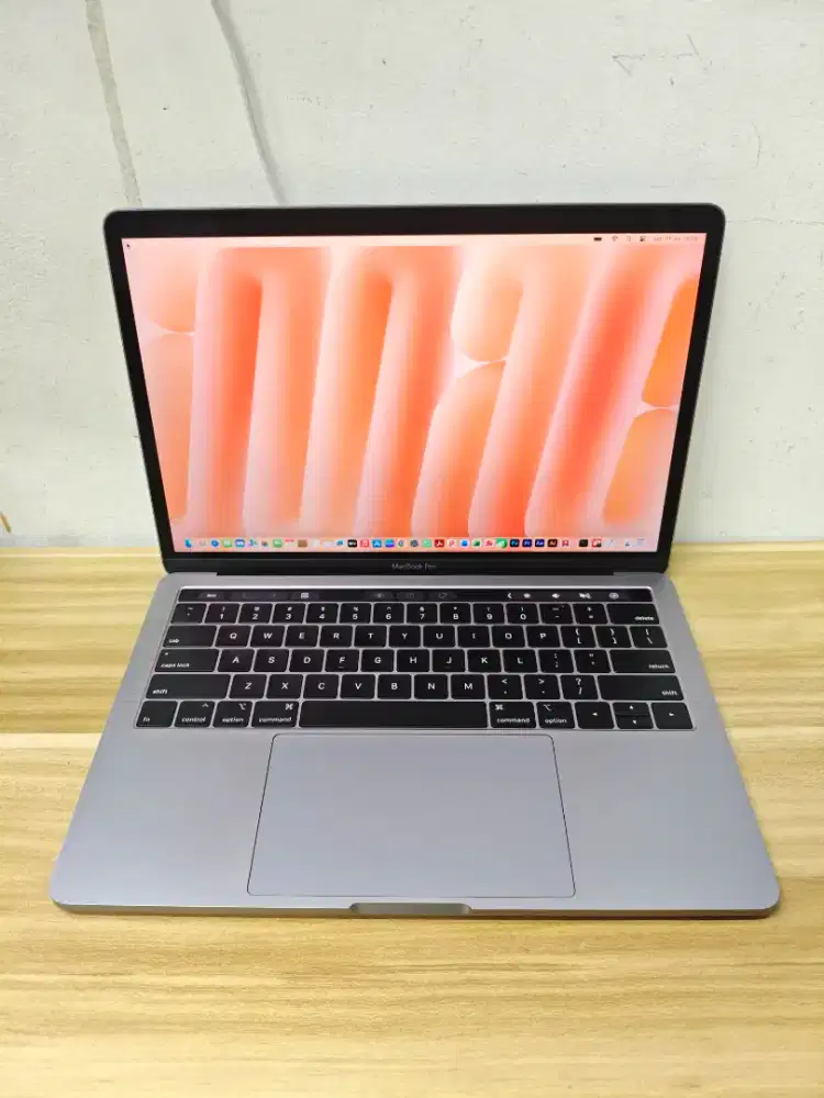 MacBook Pro 2019. Intel Core i7. Ram 16gb. Ssd 512gb