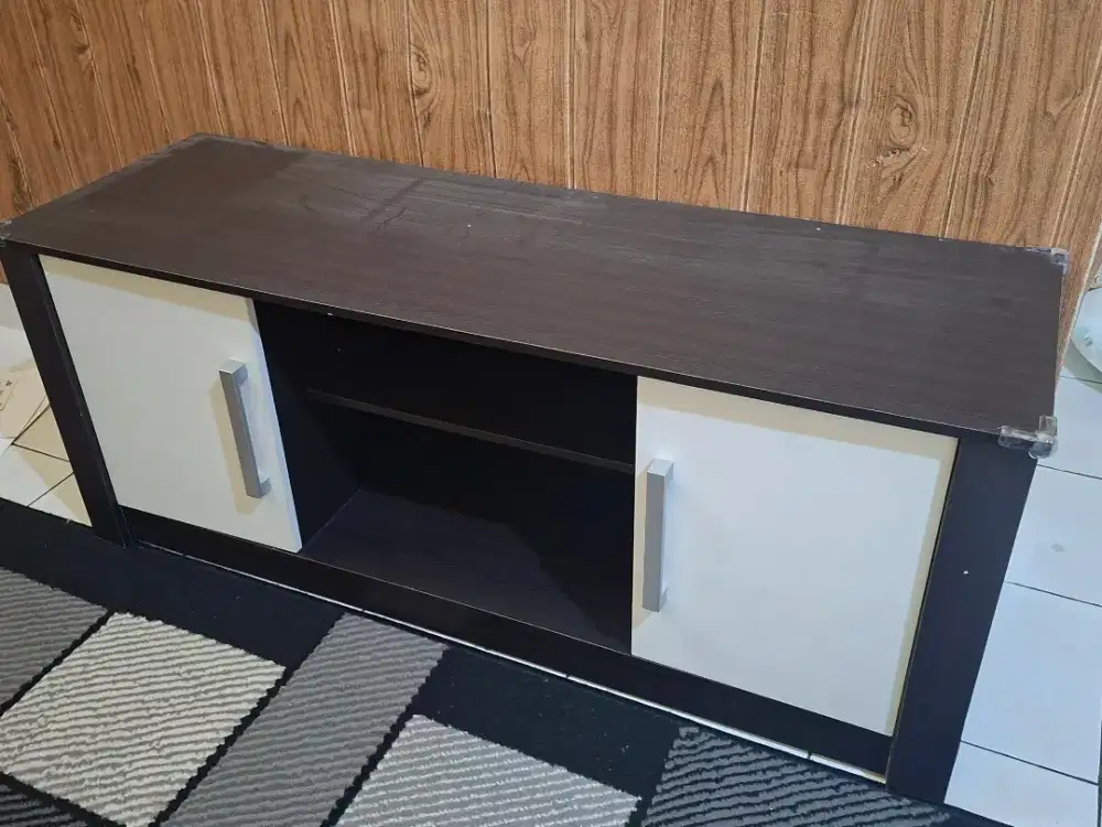 Meja TV / Lemari TV