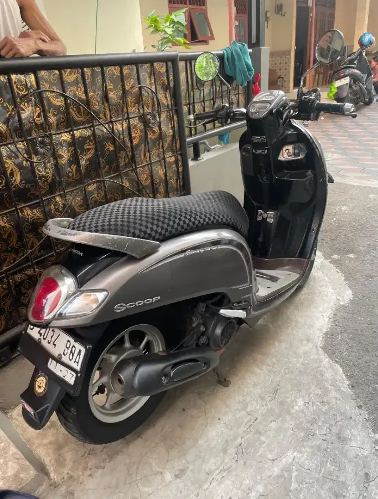 DIJUAL MOTOR SCOOPY 2017