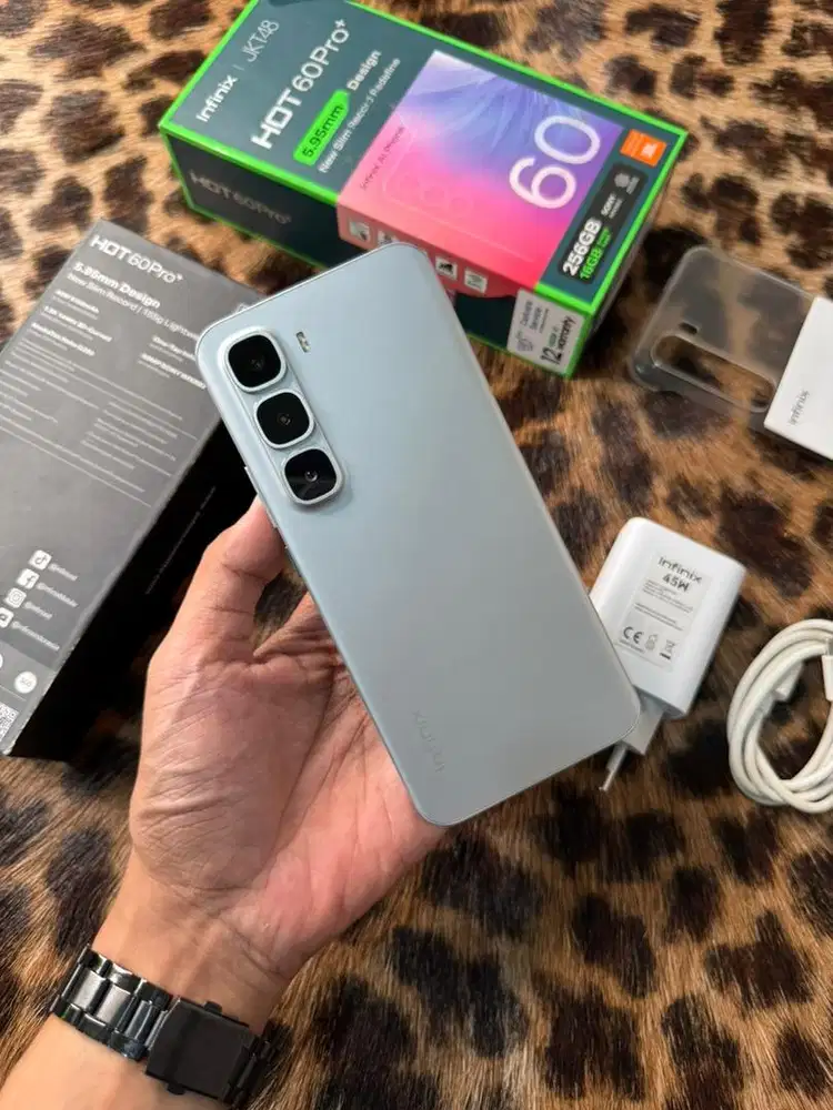 Infinix Hot 60 Pro+ 8/256GB Resmi (Silver)