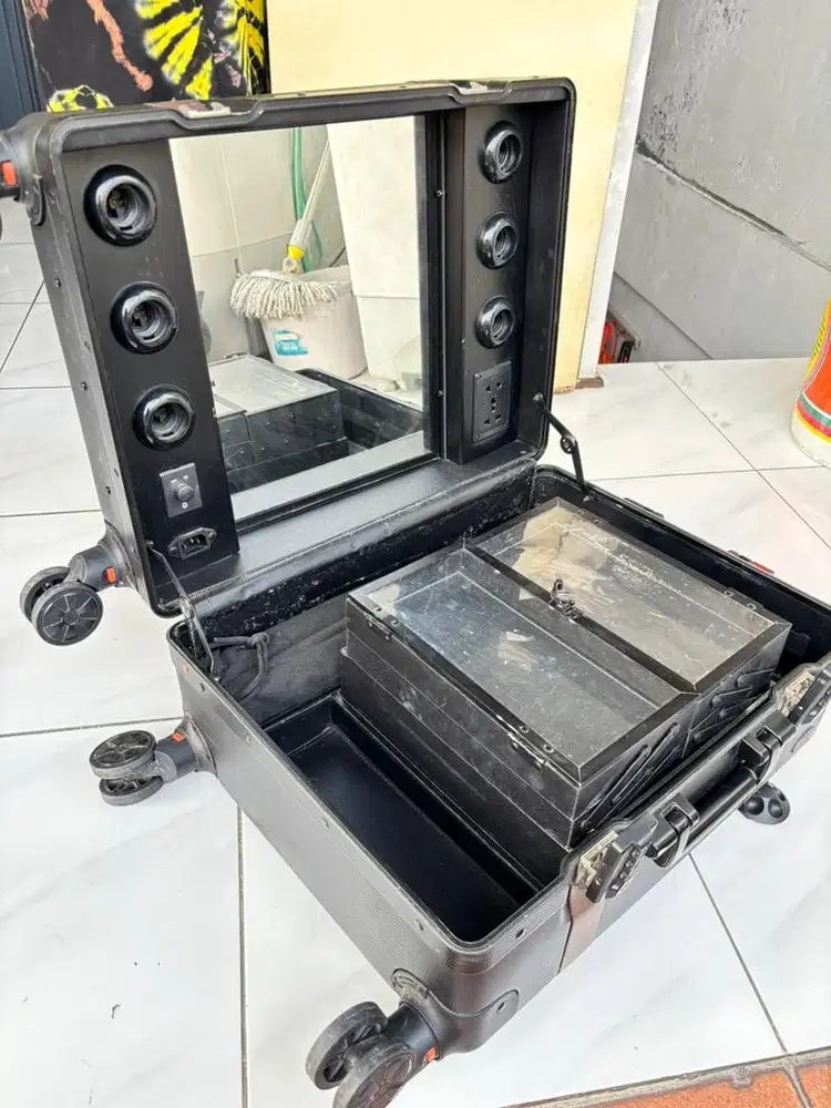 Dijual beauty case/koper makeup