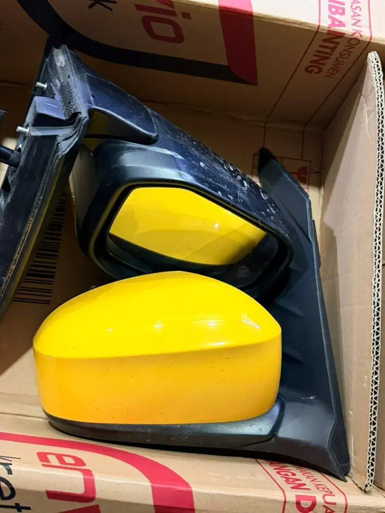 spion brio satya warna kuning