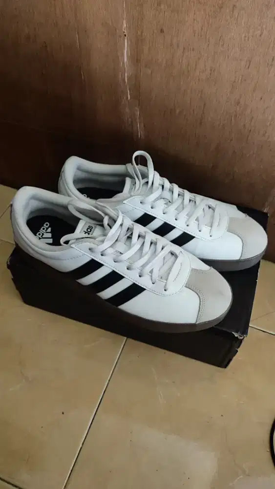Sepatu cowok/cewek Adidas VL Court Base
