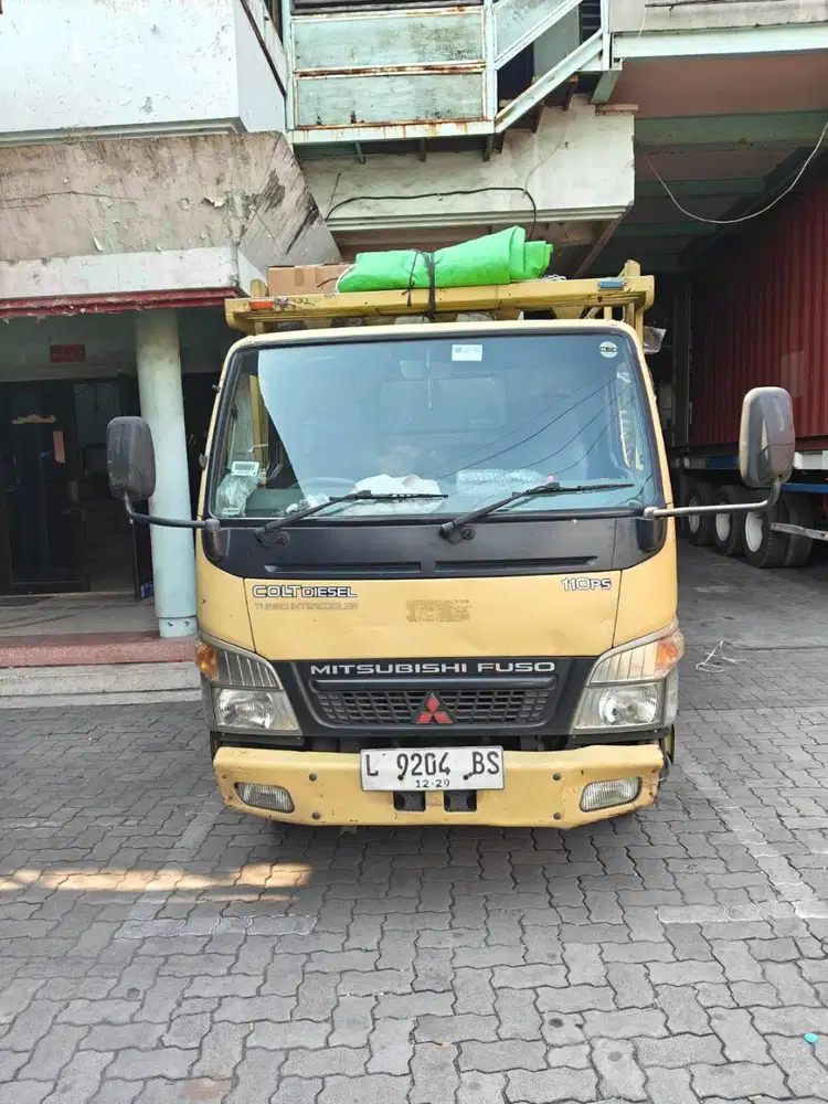 Dijual truk mitsubishi fuso engkel 4 roda 2009