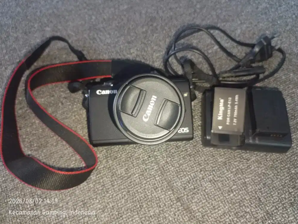 Kamera Mirrorless Canon M100