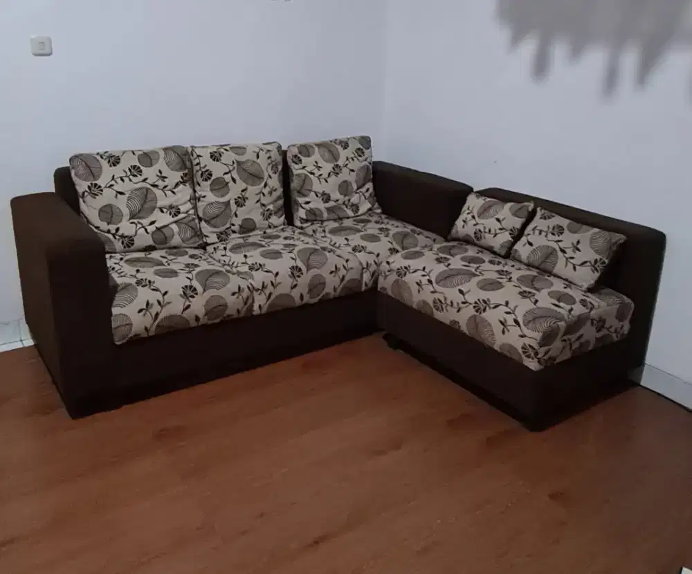 Dijual sofa L kondisi ok