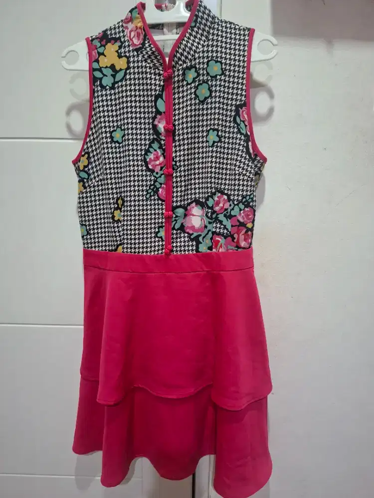 Dress merk SOLEMIO size M