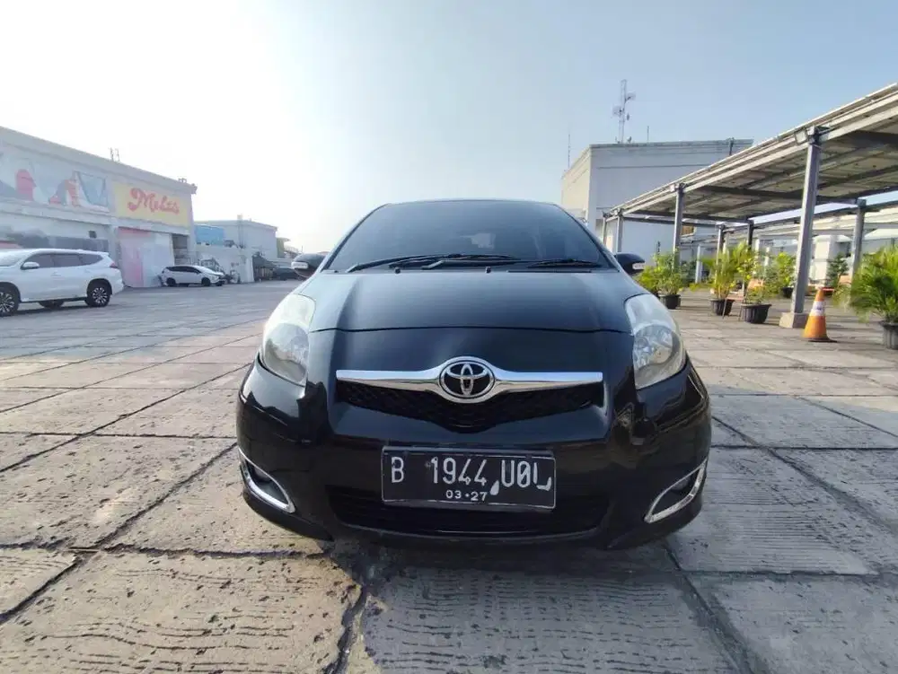 TOYOTA YARIS 2012 AT KILOMETER RENDAH TERAWAT