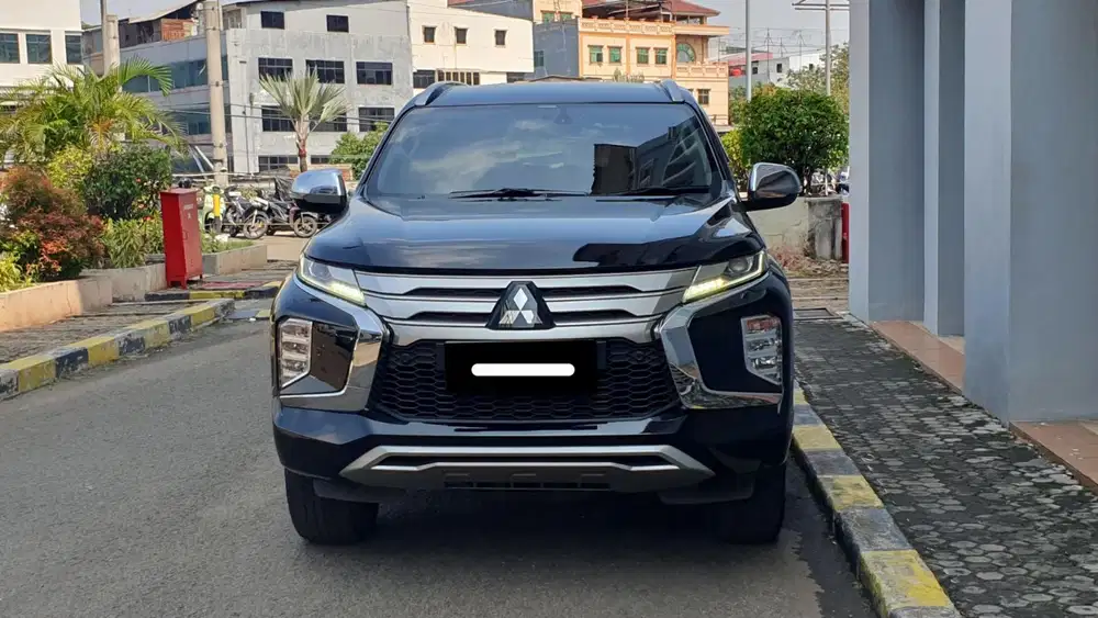 Km 47rb mitsubishi pajero sport dakar ultimate 2023 hitam