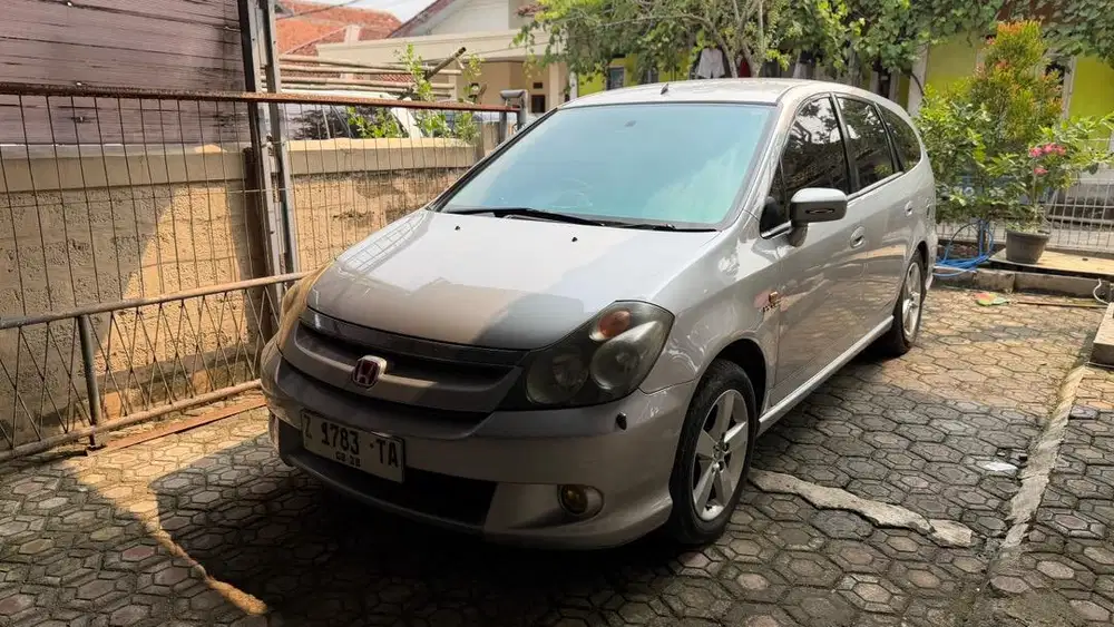 Honda Stream 2.0 Mulus seger
