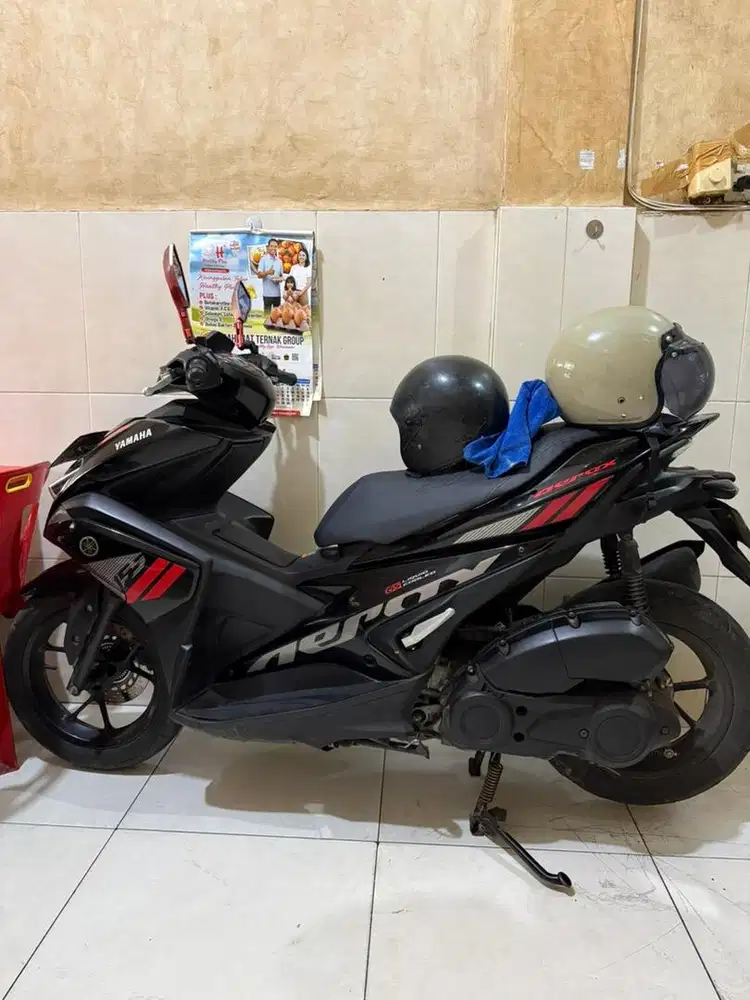 YAMAHA AEROX 155 TAHUN 2017 WARNA HITAM