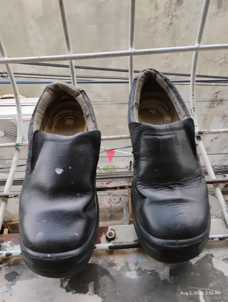 Sepatu safety original king
