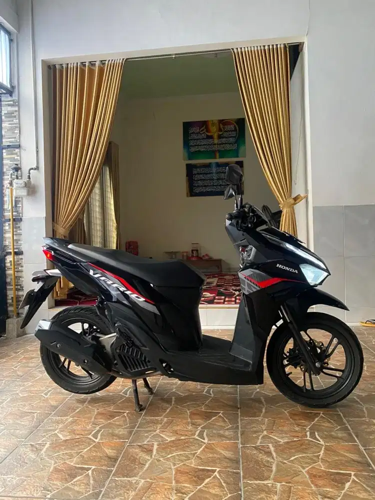 Vario hitam 125cc 2023