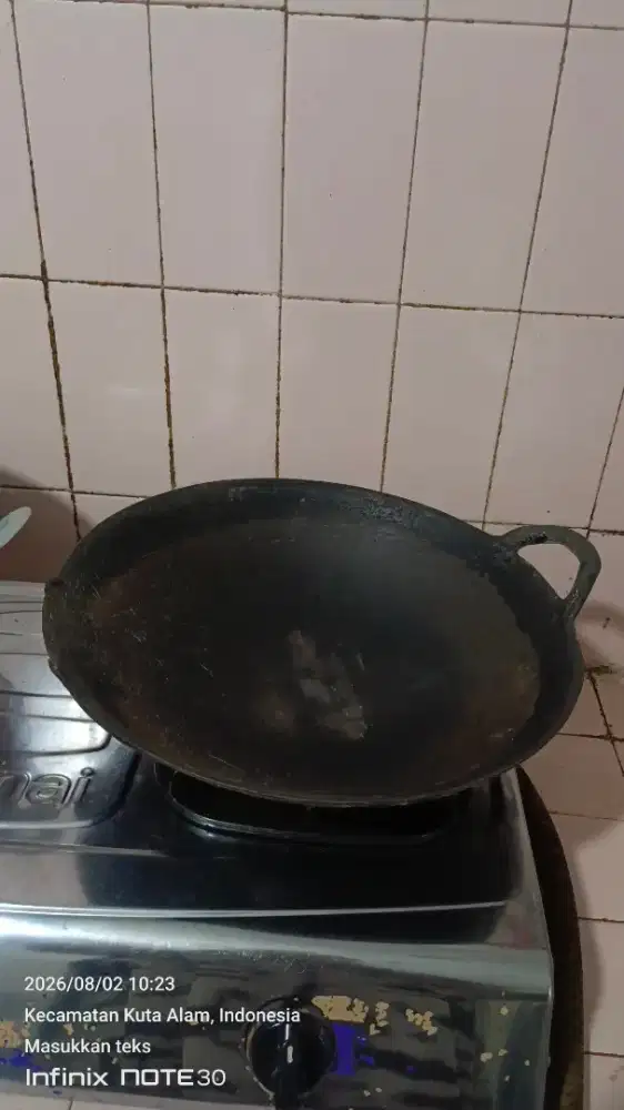 Panci besi tebal dan anti lengkep