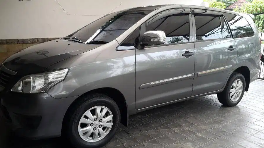INNOVA E DIESEL 2012 ABU ABU