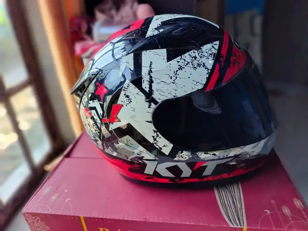 Jual helm KYT R10