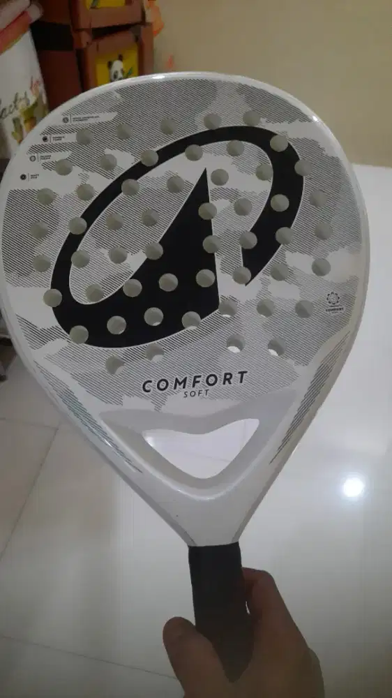 Raket padel putih