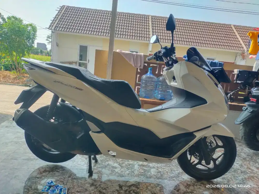Honda PCX 160 CBS 2024 Mulus Siap Pakai - KM Low Pemakaian Pribadi