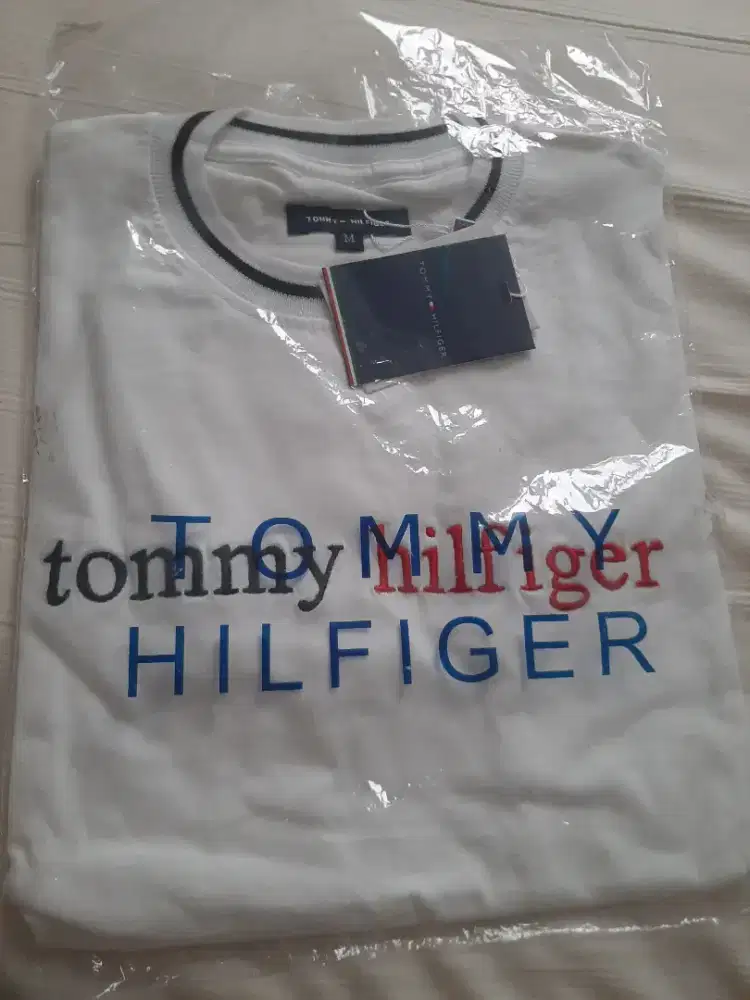 Baju Tommy Hilfiger