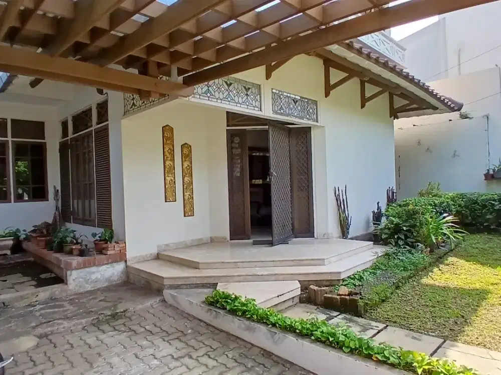Rumah Unik Di sewakan Villa Delima Lebak Bulus, jarang ada 4 Kamar Tidur