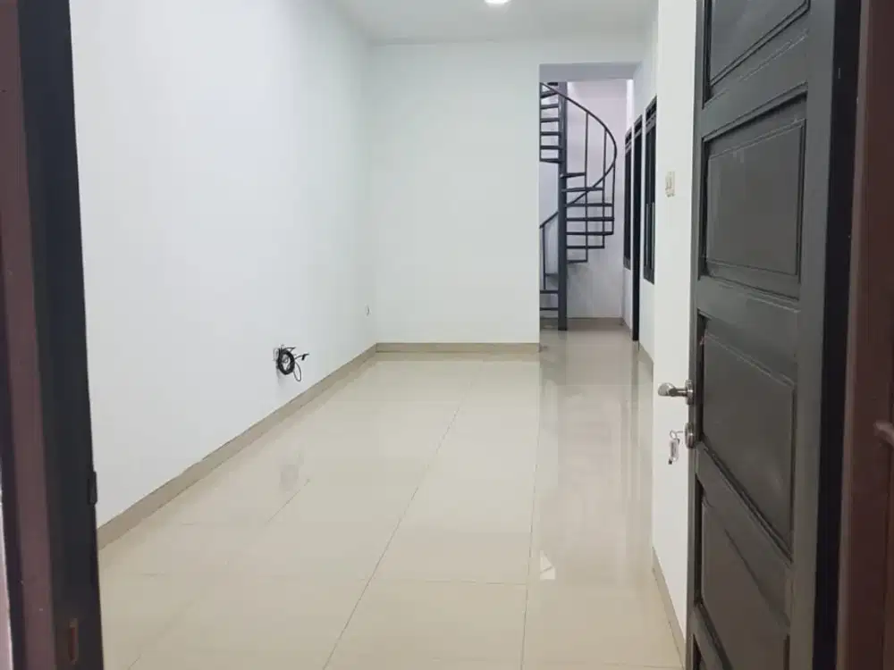 Rumah Minimalis Nyaman di Singgasana Pradana