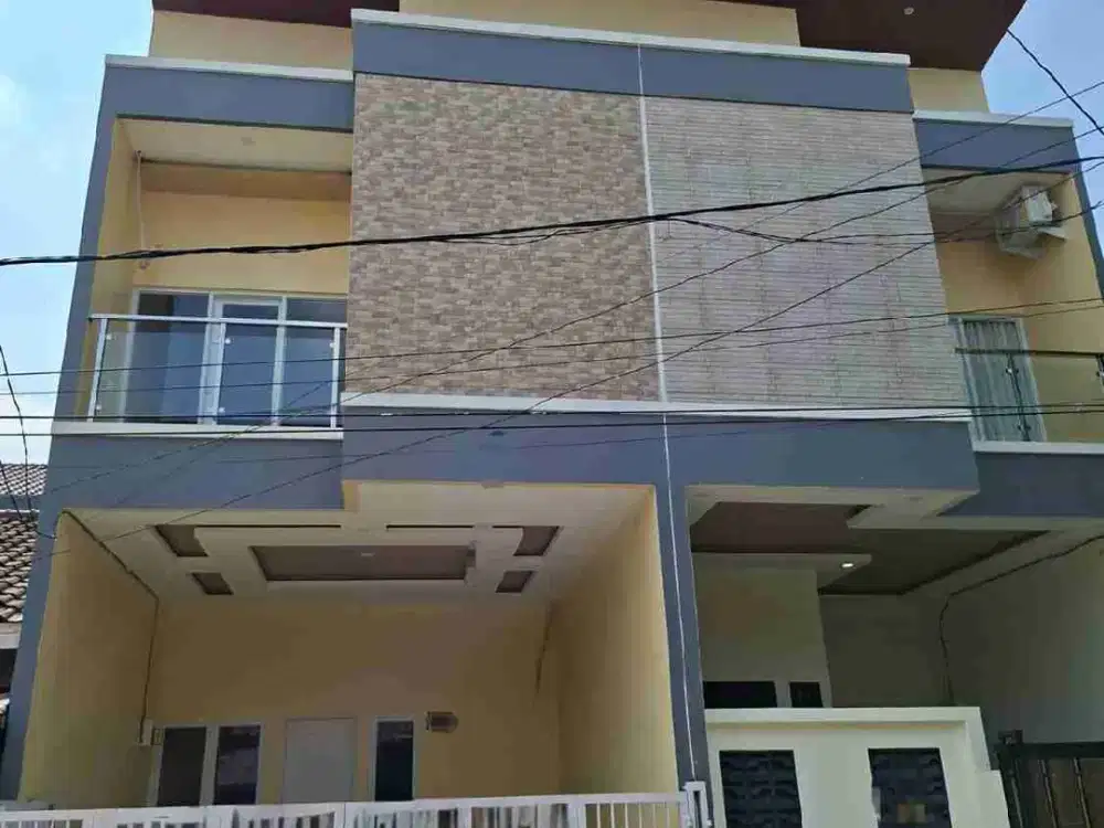 Dijual Rumah Cantik Dan Bagus 2 Lantai Siap Huni di Kota Harapan Indah