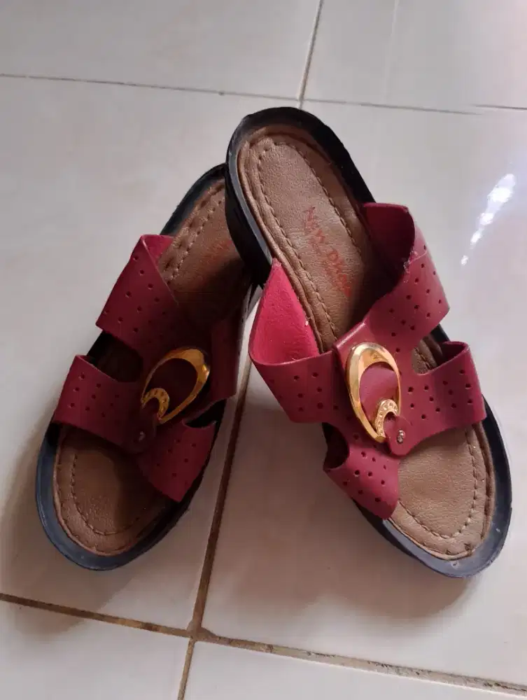 Dijual sendal wanita