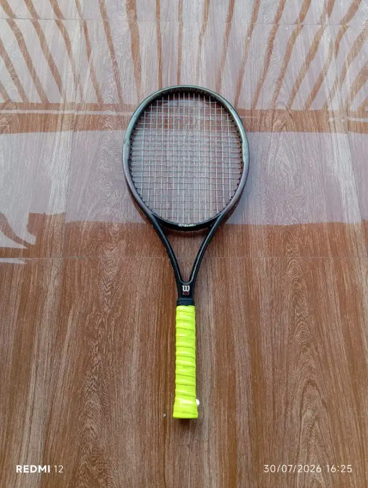 Wilson raket tenis pro staff 95