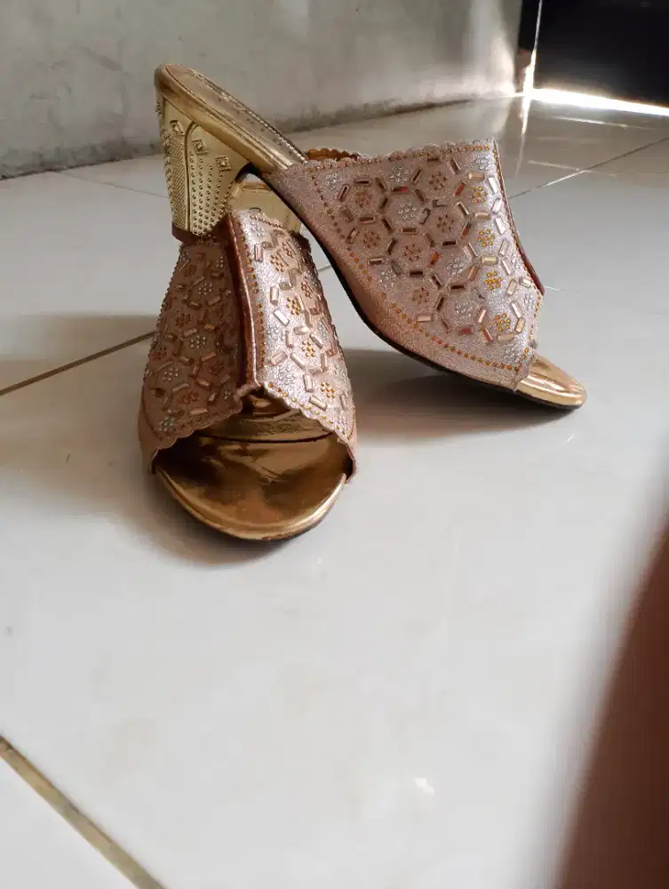 Dijual sendal wanita