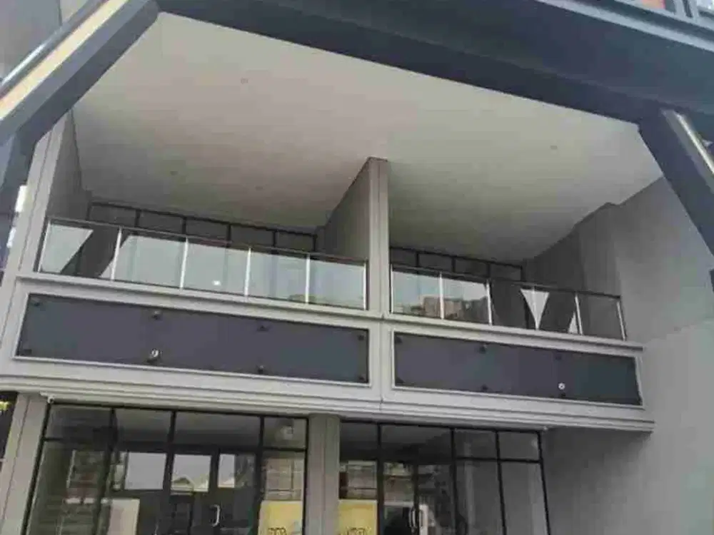 Ruko DiJantung Kota Gading Serpong  tembus ke belakang