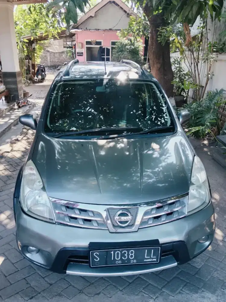 Mobil Livina Matic 2008