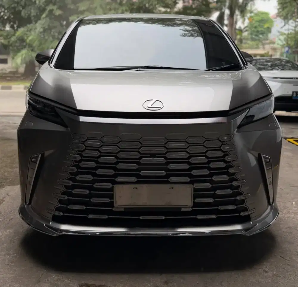 Lexus LM350h VIP 4 Seater 2025