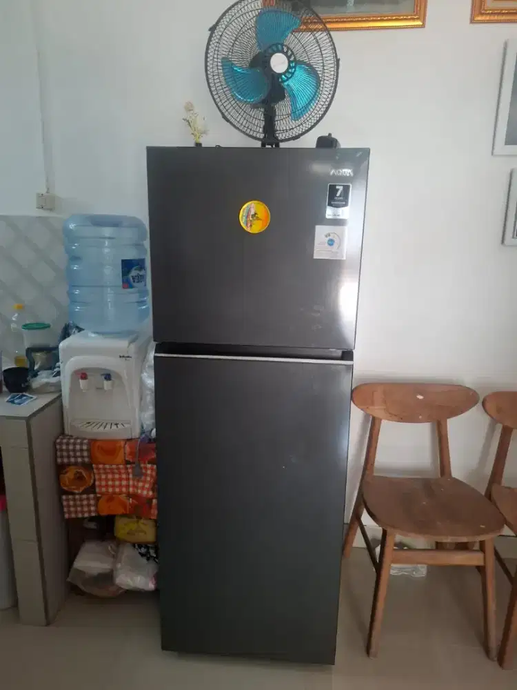 Kulkas merk aqua 2 pintu