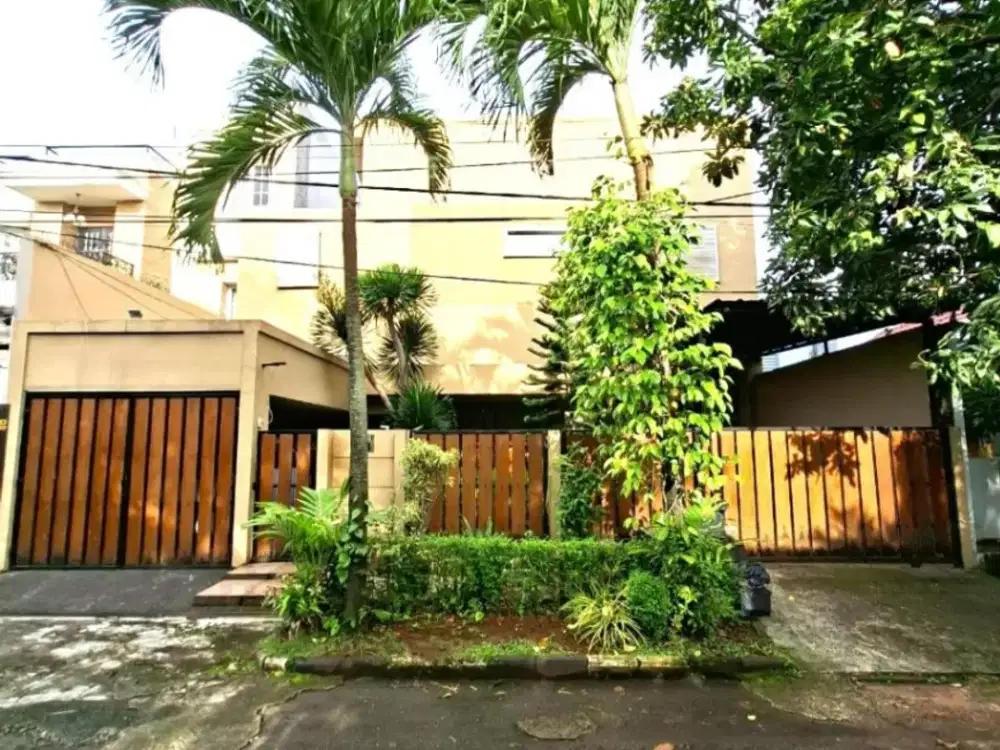 Rumah Dengan Kolam Renang Di Bintaro Jaya Sektor 3 10016