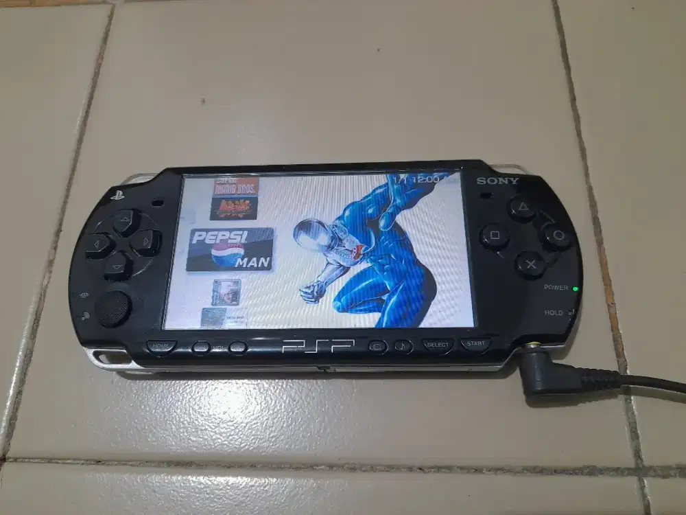 Psp Slim Seri 2000 

Kondisi Normal Mines gak ada batrenya