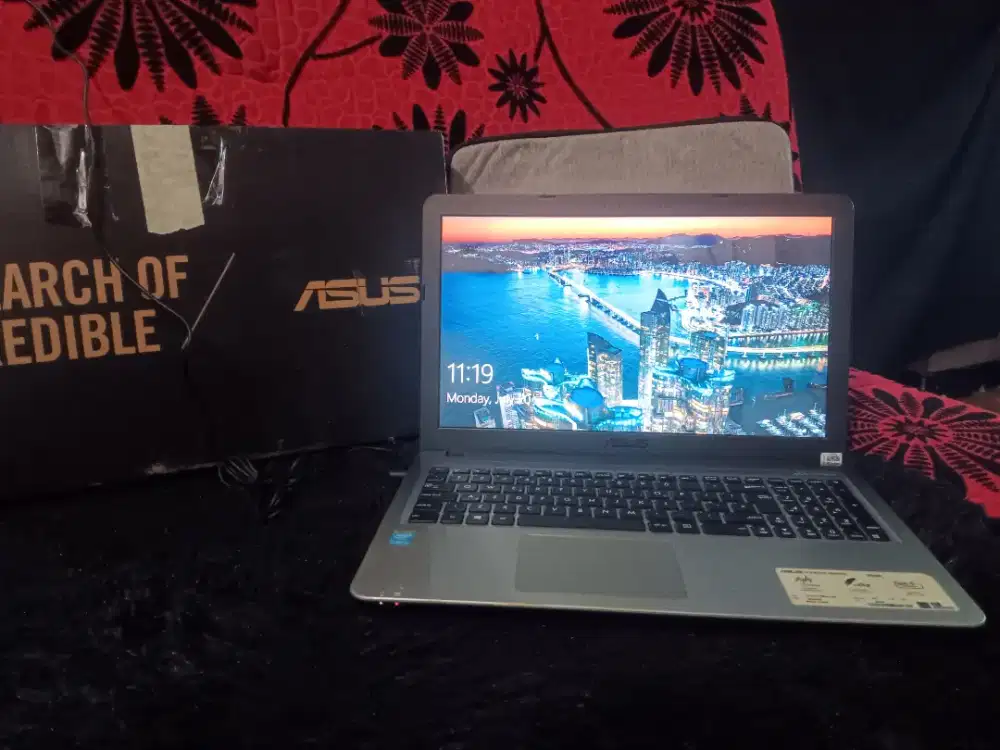 Laptop ASUS X540L Slim Q 15,6 inch ( Kond 99% Bagus Mulus )
