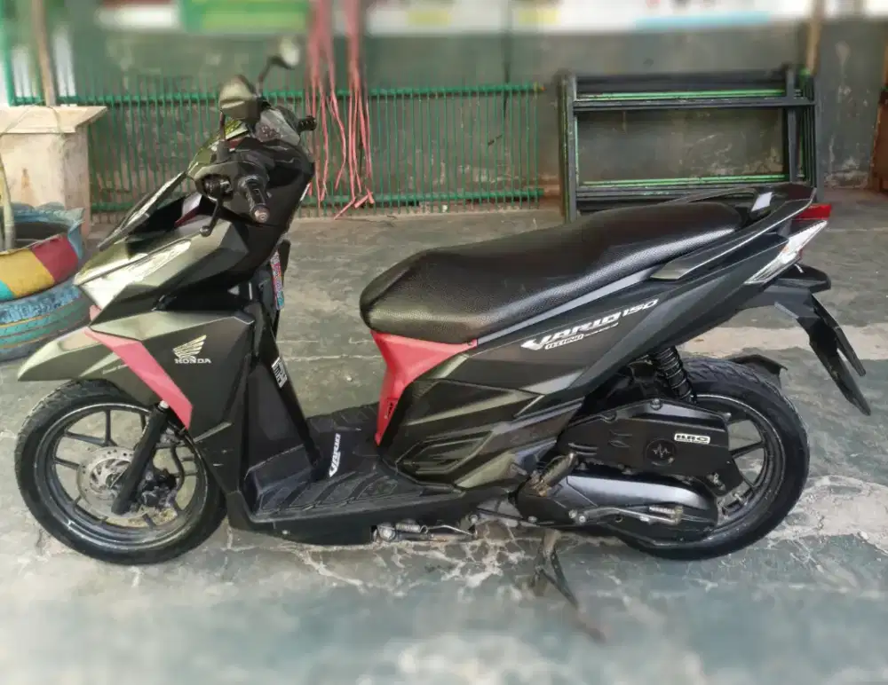 Di jual Motor Honda Vario 150 LED OLD 2016 (NEGO)
