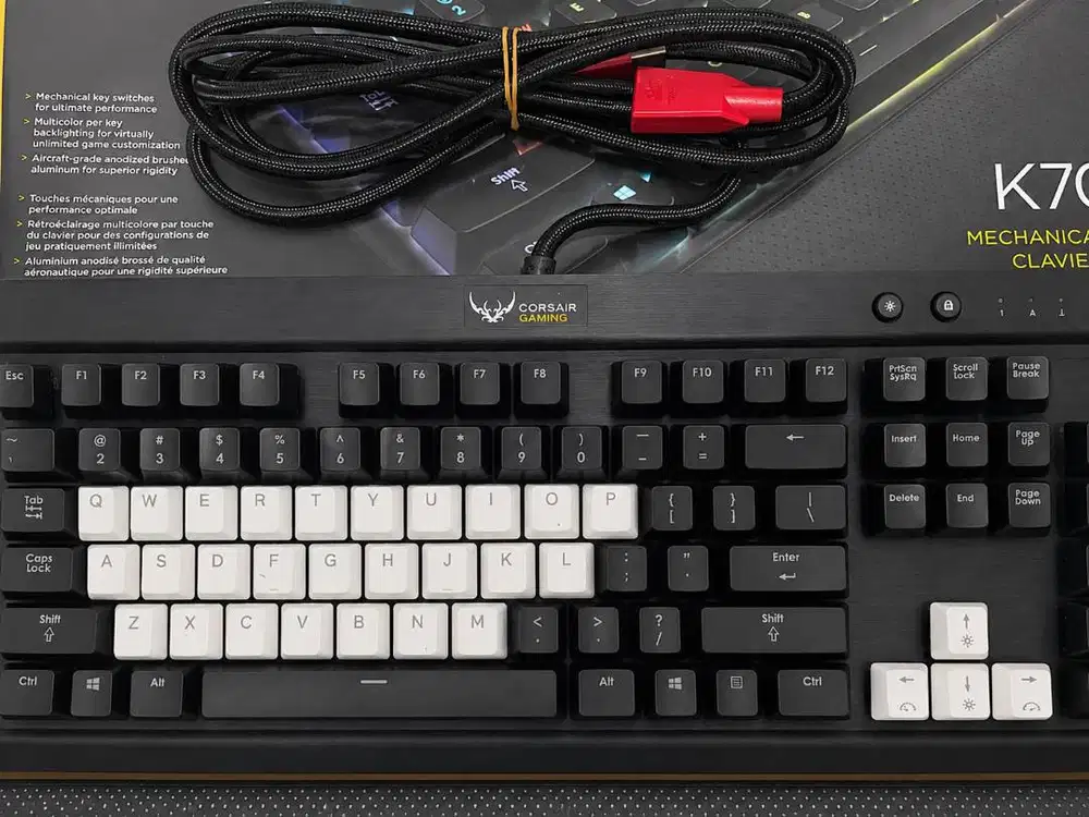 Corsair K70 RGB Mechanical Keyboard Cherry MX Red + Bonus Keycaps