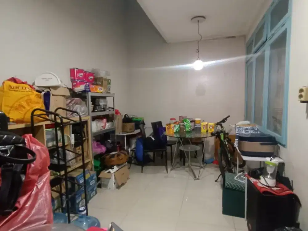 DIJUAL RUMAH BAGUS 2 LANTAI JALAN LEBAR LOKASI BAGUS HARGA TERMURAH DI TAMAN PALEM
