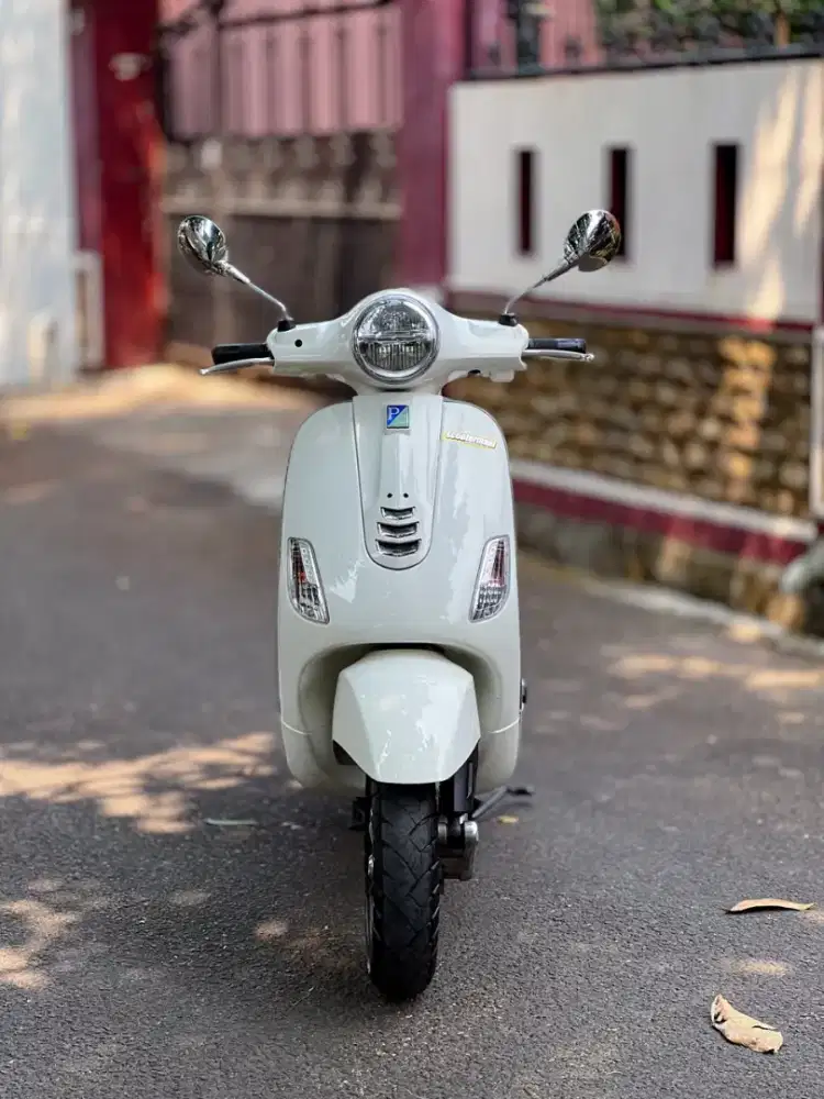 VESPA LX 125 IGET FL 2025 PUTIH - TERMURAH SEINDONESIA