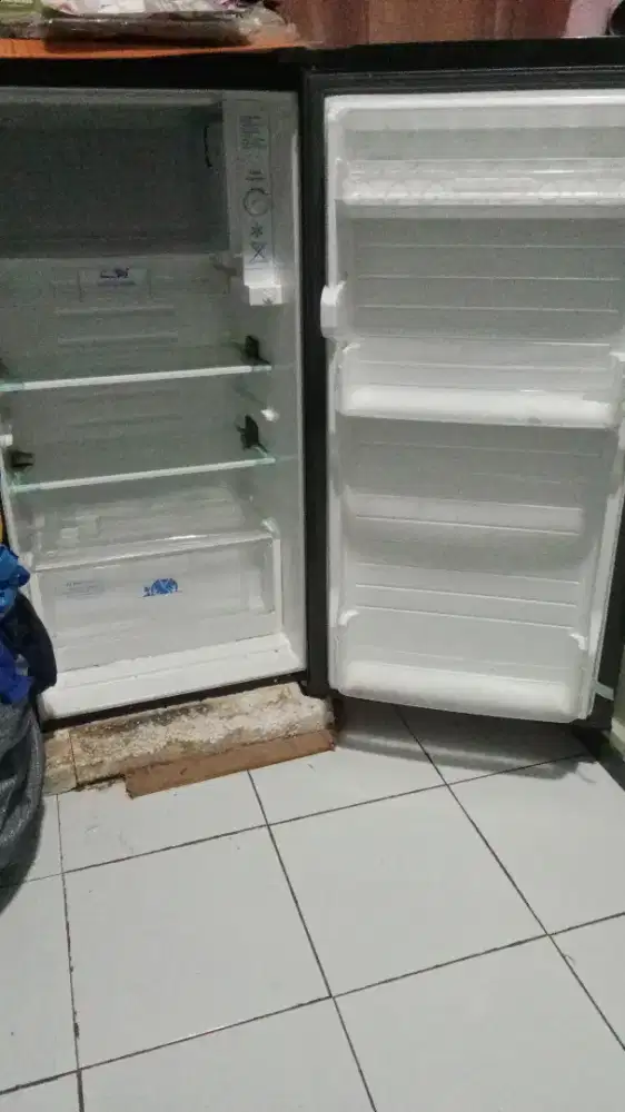 JUAL KULKAS SEKEN