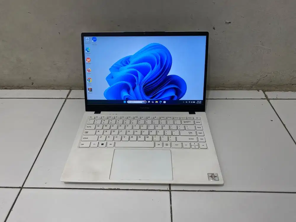 Advan Soulmate X2 AMD 3020e RAM 8 GB SSD 128 GB Mulus Fullset