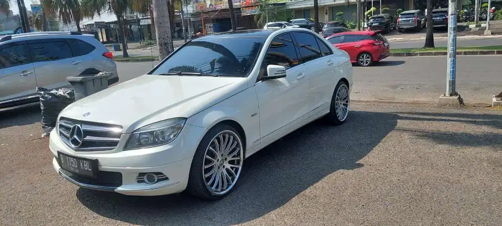 Mercedes-Benz C200 2010 Bensin