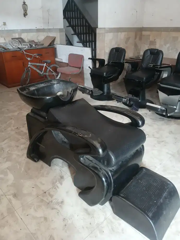 TEMPAT CUCI RAMBUT BARBER/SALON