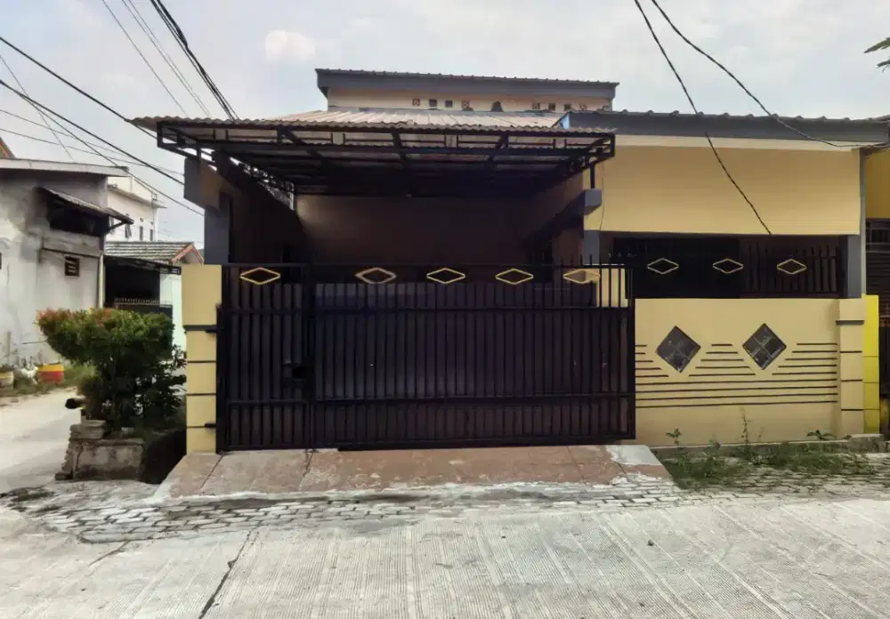 Dikontrakkan rumah luas huk rapi terawat di kota harapan indah
