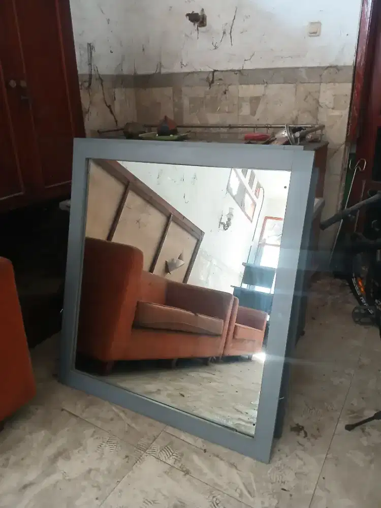 KACA SISI 1 METER × 1 METER UNTUK BARBER/SALON