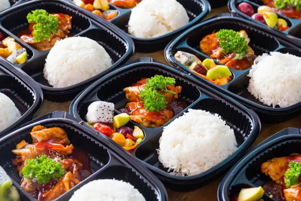 DIBUTUHKAN KURIR CATERING!
