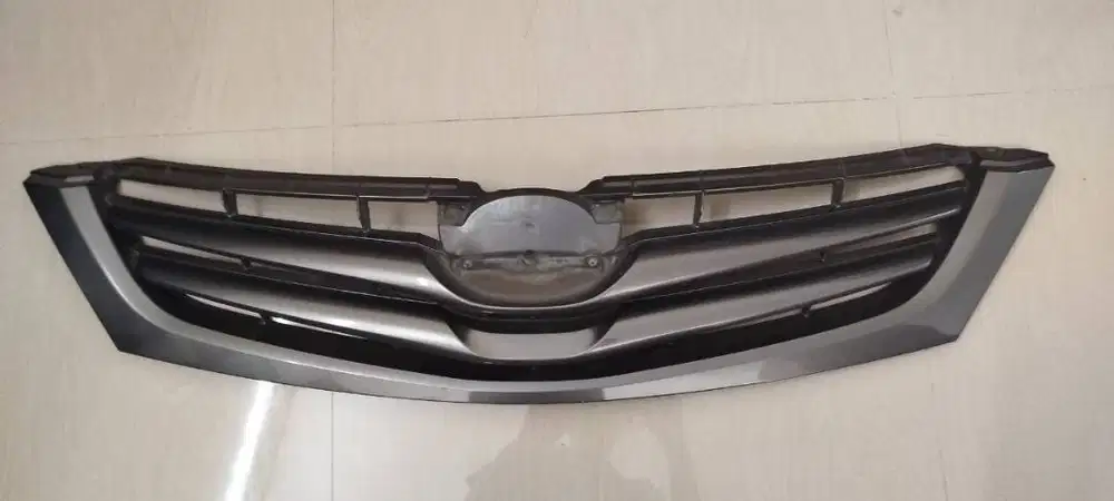 Grill Depan Innova 2009
